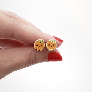 Niedliche Orange Emaille Ohrstecker: Vergoldeter Obst Schmuck