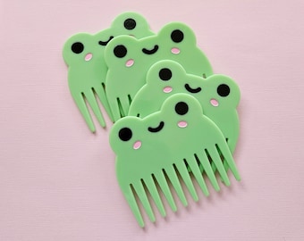 Froggy wide tooth comb // cute green frog hair comb