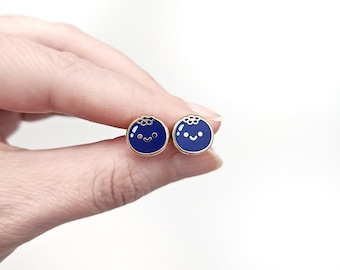 Glückliche Blaubeere Emaille Ohrstecker: Vergoldeter Obst Schmuck