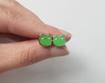 happy froggy earrings