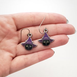 witch kitty dangle earrings // tiny black cat with purple hat