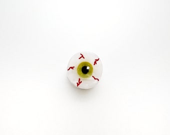 Eyeball hair clip // small green eye clip