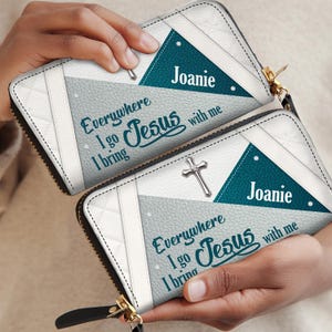 Cartera de cuero cristiana "Dondequiera que vaya Jesús", cartera personalizada con nombre para mujer, cartera pequeña para mujer, cartera personalizada con diseño de cruz