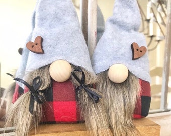 7" Mini Gnome Red Buffalo Plaid Couple