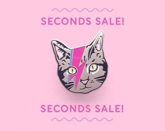 SECONDS SALE bowie cat enamel pin - slightly imperfect pin - david bowie cat - david bowie art - hard enamel cat pin - aladdin sane cat