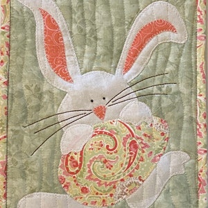 Egg Hunt Mug Rug PDF pattern by Quilt Doodle Designs