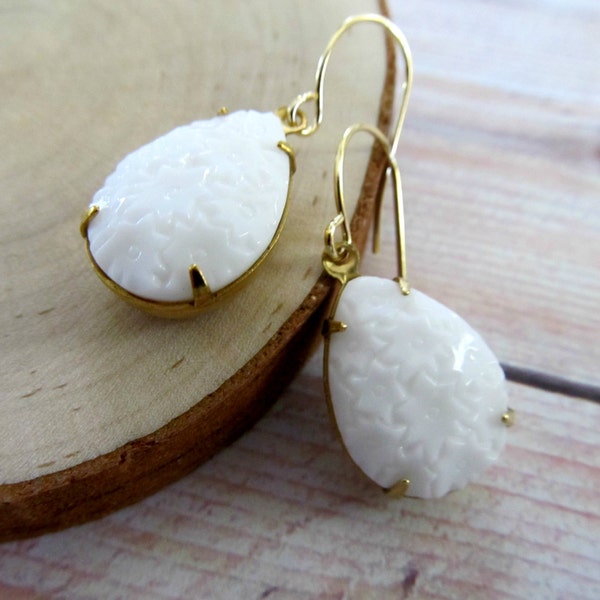 Vintage white dangle earrings, star, flower texture, gold earrings