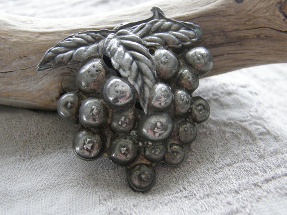 Vintage silver berry cluster dress clip circa the… - image 1