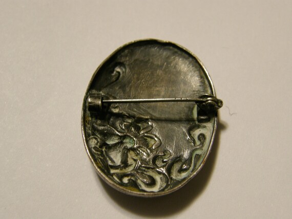 Victorian silver Repousse brooch - image 3