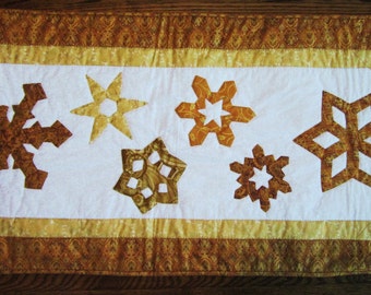 Quilted Winter Snowflake Table Runner Metallic Gold and White