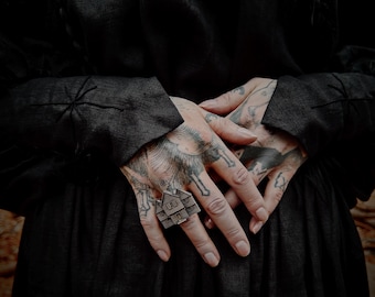 Anello Salem Witch House: anello gotico in argento 925