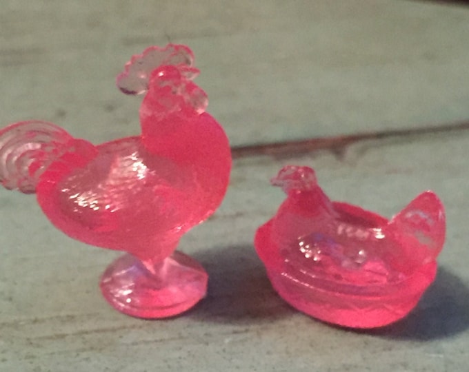 Miniature Pink Rooster and Hen Candy Dish Set, Dollhouse  Miniatures, 1:12 Scale, Dollhouse Accessory, Decor, Pink Rooster, Hen