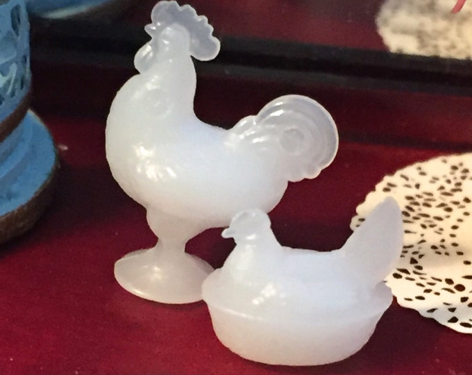 Miniature White Rooster and Hen Candy Dish Set, Dollhouse Miniatures, 1:12 Scale, Dollhouse Decor, Accessory