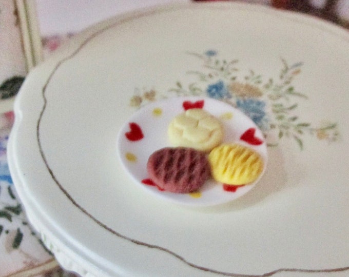 Miniature Heart Plate, Mini White Plate Dish with Hearts, Style #90, Dollhouse Miniature, 1:12 Scale, Dollhouse Accessory, Decor, Valentine
