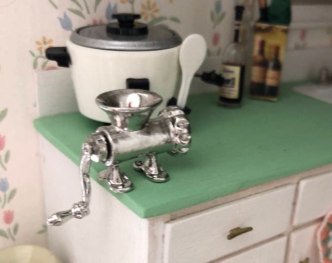 Miniature Meat Grinder, Metal Grinder With Working Handle, Dollhouse