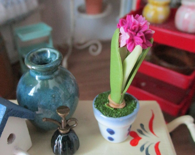 Miniature Allium, Mini Flower In Blue and White Ceramic Flower Pot, Style #80, Dollhouse Miniature, 1:12 Scale, Dollhouse Decor, Flower