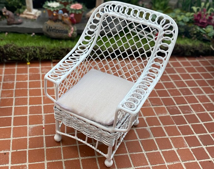 Bitsynest - Miniature Metal Patio Chair Bitsynest - Miniature Metal Patio Chair