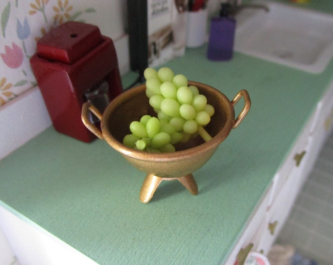 Miniature Colander And Grapes Set, Mini Copper Colored Colander And 2 Grape Bunches, Dollhouse Miniature Food, 1:12 Scale