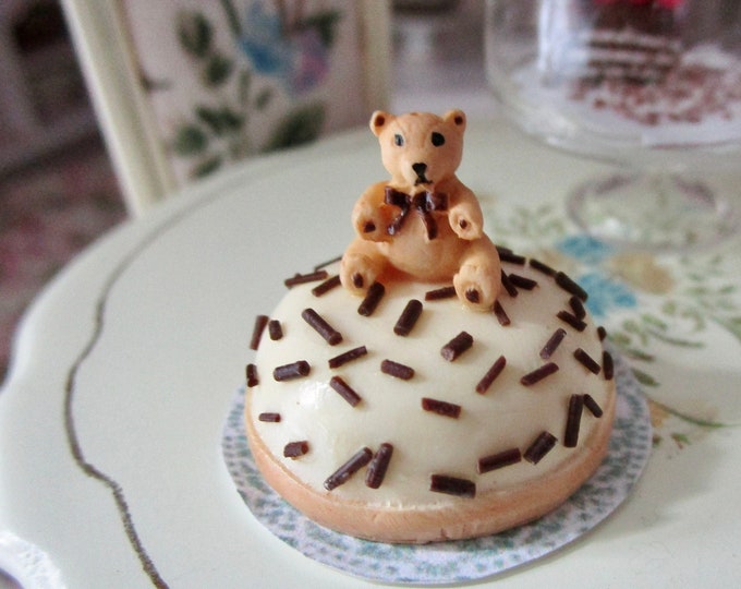 Miniature Cake, Mini Bear Cake, Style #49, Mini Teddy Bear Cake On Paper Doily, Dollhouse Miniature, 1:12 Scale. Dollhouse Food