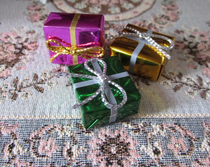 Miniature Wrapped Presents, Mini Foil Wrapped Gifts, 3 Piece Set, Style #25,   Dollhouse Miniature, 1:12 Scale, Dollhouse Holiday, Accessory