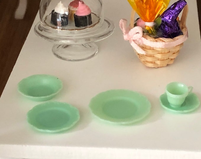 Miniature Place Setting Set, 5 Piece Jadeite Look Mini Plates, Cup and