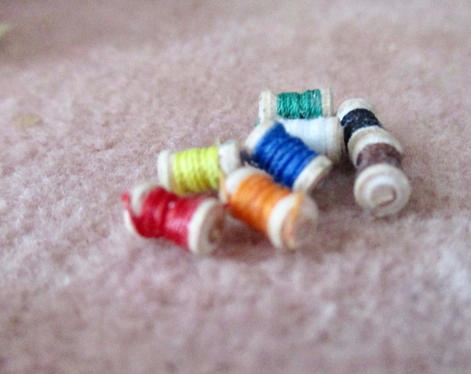 Miniature Thread Spools, Mini Wood Spools Of Thread 8 Piece Set, Style #31, Dollhouse Miniature, 1:12 Scale, Dollhouse Accessory, Decor