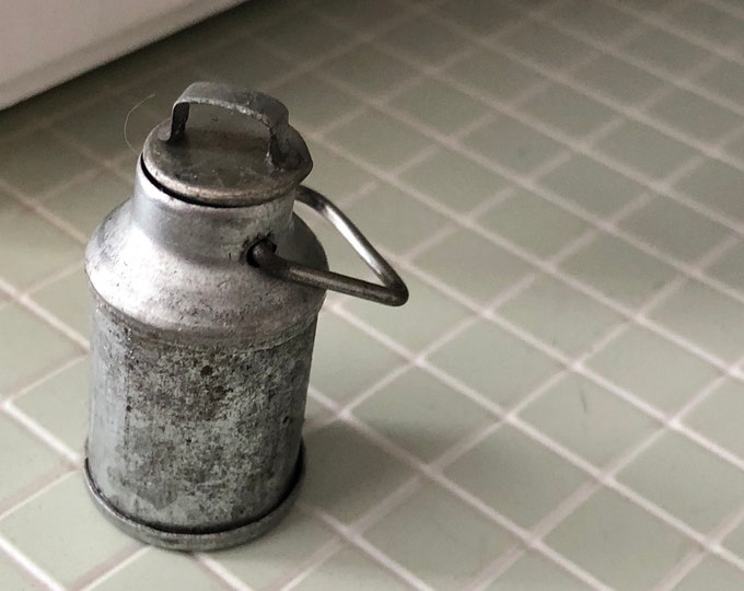 Miniature Milk Can, Tin Milk Can with Handle and Lid, Dollhouse Miniature, 1:12 Scale, Dollhouse Accessory, Decor, Mini Metal Can