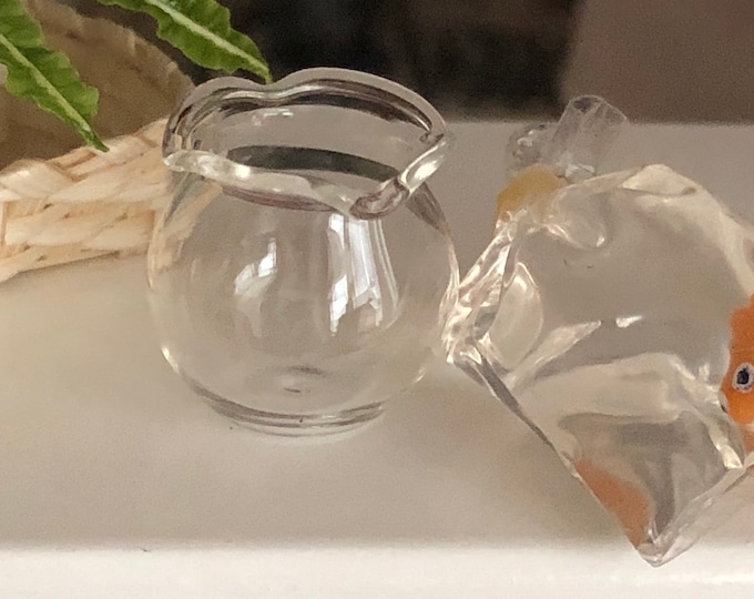 Miniature Fish Bowl, Scalloped Edge Small Glass Fish Bowl, Dollhouse Miniature, 1:12 Scale, Dollhouse Accessory, Decor, Mini Vase, Crafts