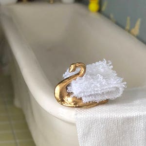 Miniature Towel in Swan Holder, Mini Bathroom Decor, Mini Bathroom Accessory, Dollhouse Miniature, 1:12 Scale, Mini Swan, Decor, Crafts