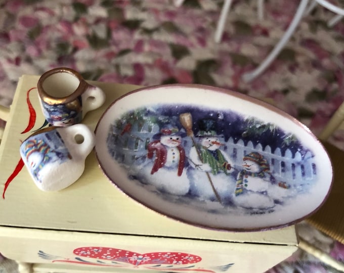 Miniature Snowman Platter and Mug Set, Mini Ceramic Dish Set, Dollhouse Miniatures, 1:12 Scale, Dollhouse Accessory, Holiday Decor