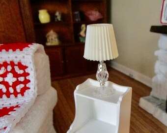 Dollhouse Miniature LED Deckenleuchte Lampenschirm in Form eines 