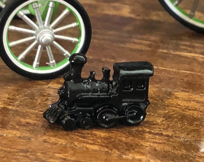 Miniature Train Engine, Dollhouse Miniature, 1:12 Scale, Mini Toy Train Engine, Dollhouse Accessory, Decor, Crafts, Topper