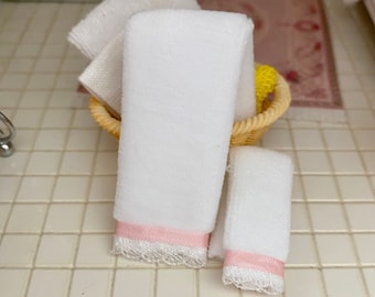 Dollhouse Miniature Handcrafted set 6 Green Silk Ribbon Bow Bath Towels /& Rugs
