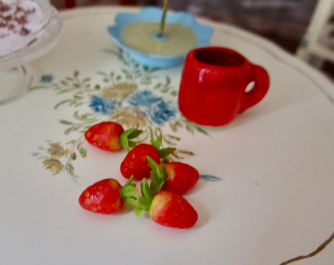 Miniature Strawberries, 5 Pieces, Dollhouse Miniature 1:12 Scale, Dollhouse Food, Accessory, Decor