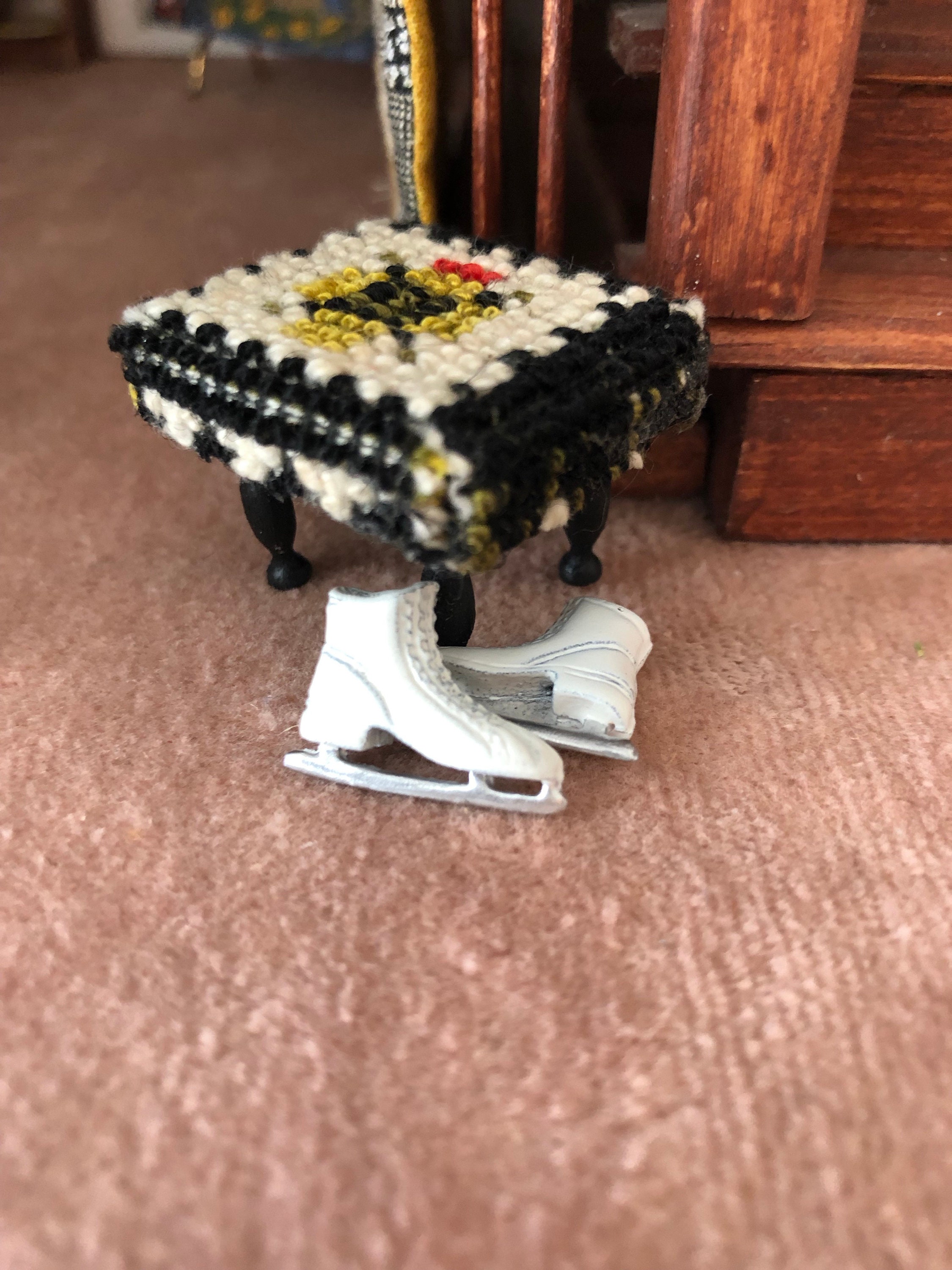 Miniature White Ice Skates, Mini Skates, Dollhouse Miniature, 112