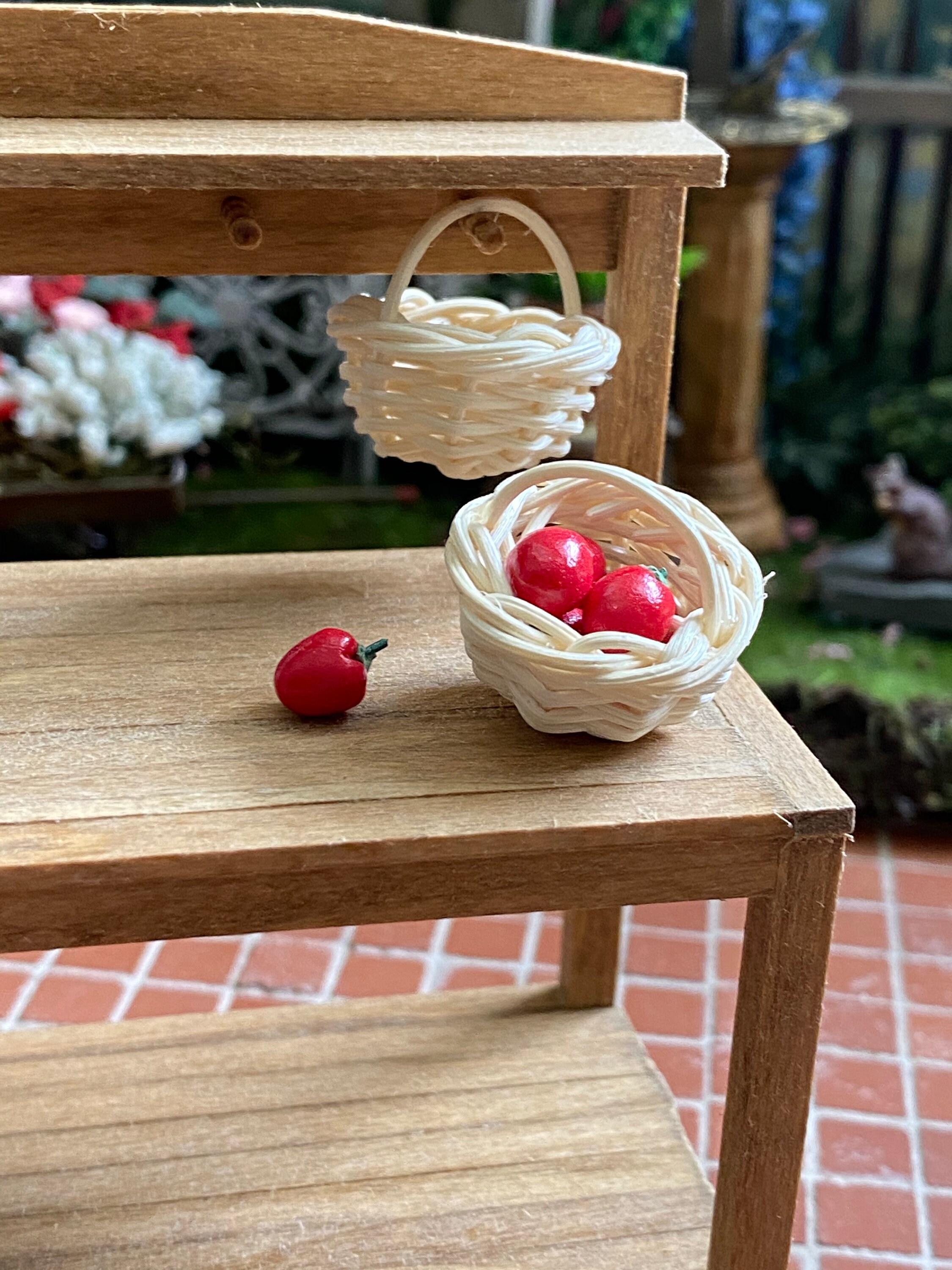 Miniature Baskets, White Round Baskets, 2 Piece Set, Style 59
