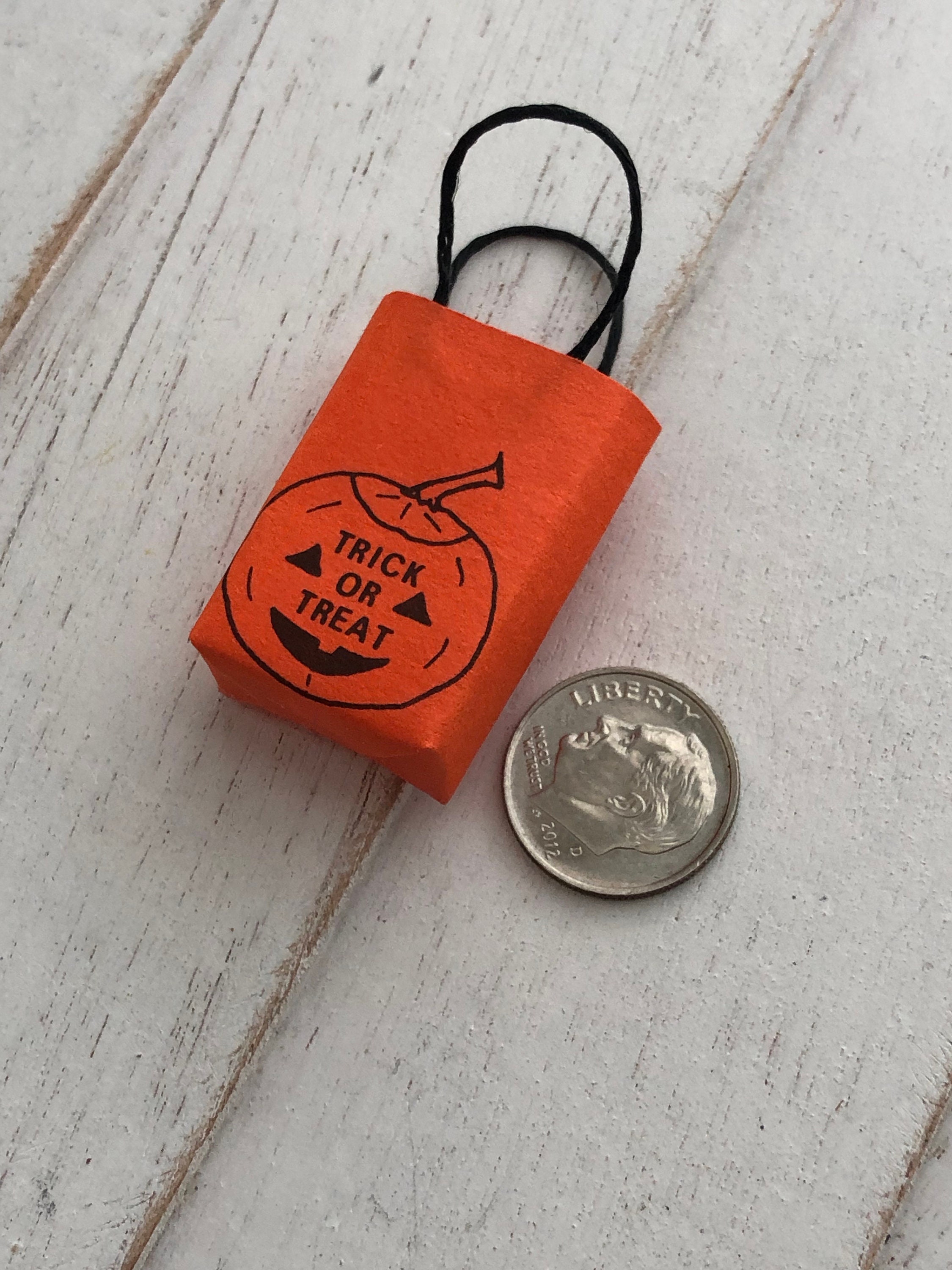 Miniature Halloween Bag, Trick or Treat Bag, Dollhouse Miniature, 112
