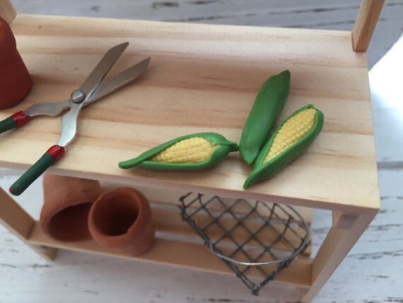 Miniature Corn, Corn on the Cob, Corn in Husk, Dollhouse Miniature, 1: