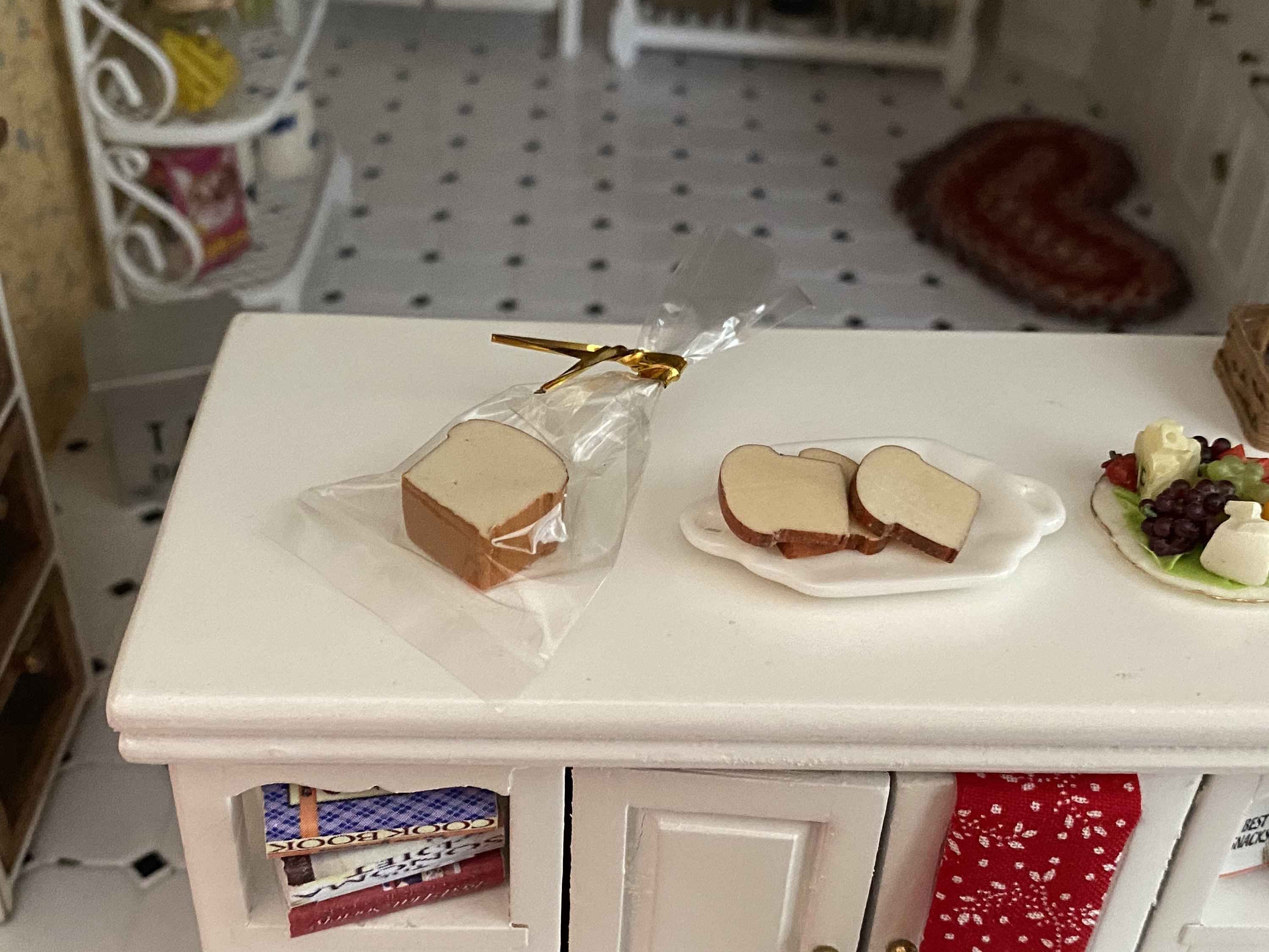 Miniature Bread, Mini Cut Loaf of Bread in Bag, Dollhouse Miniature, 1