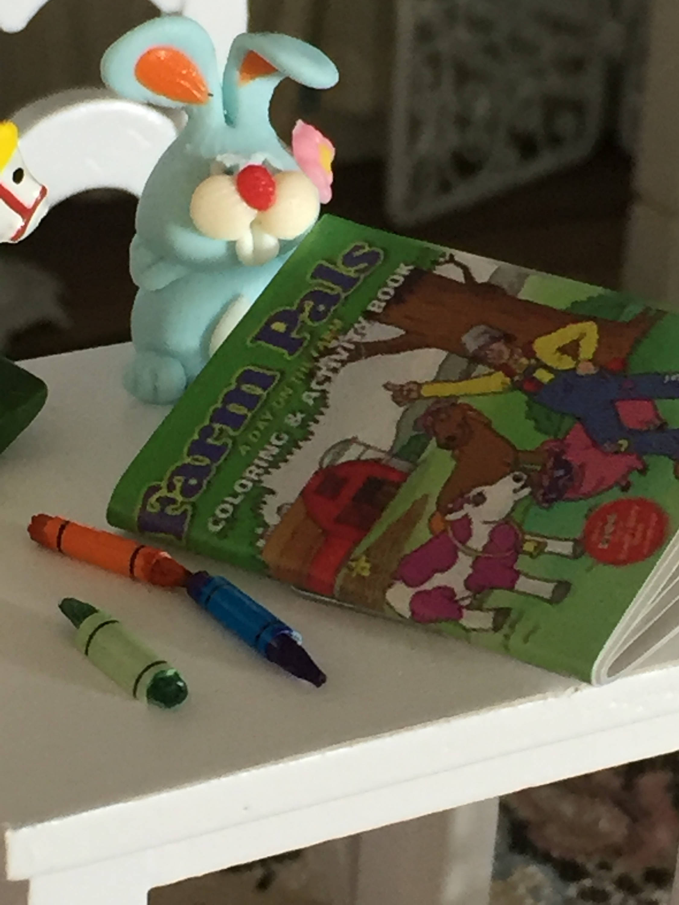 Miniature Coloring Book and Crayons, Dollhouse Miniature, 112 Scale