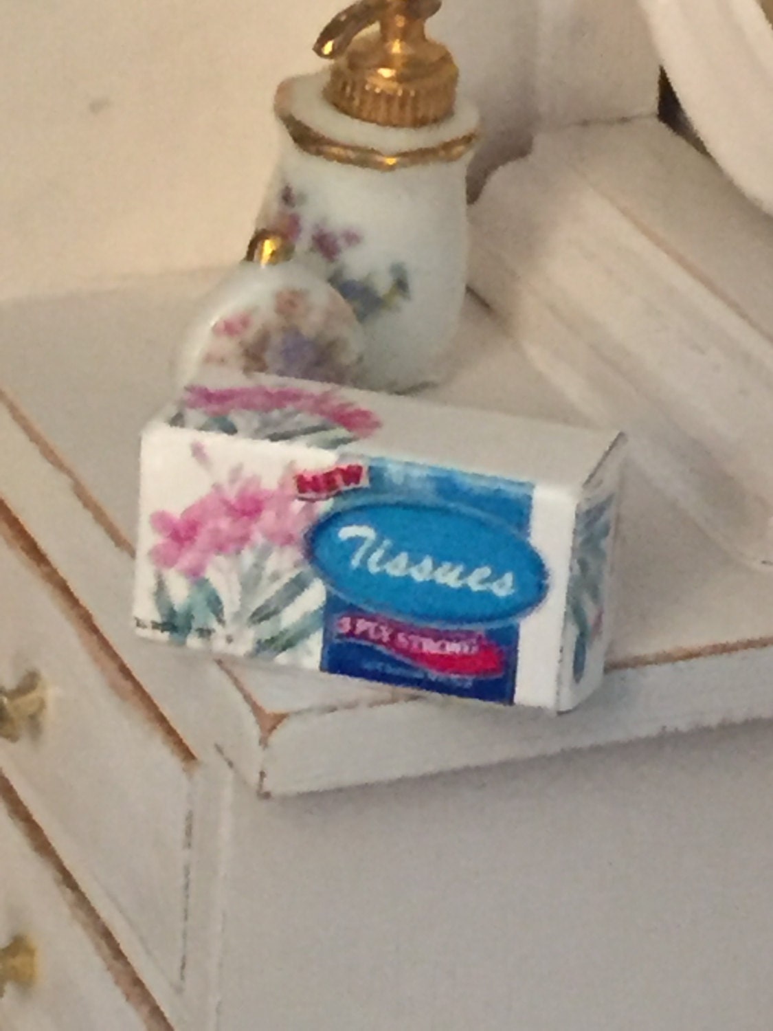 Miniature Tissue Box Dollhouse Miniature 1 12 Scale Bathroom Decor miniature-tissue-box-dollhouse-miniature-1-12-scale-bathroom-decor