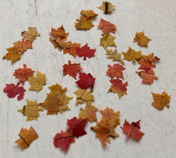 Dollhouse Miniature 1:12 Small Basket of Autumn or Fall Leaves