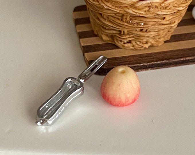 Miniature Vegetable Peeler, Mini Kitchen Utensil, Peeler, Dollhouse Miniature, 1:12 Scale, Dollhouse Accessory, Kitchen Decor