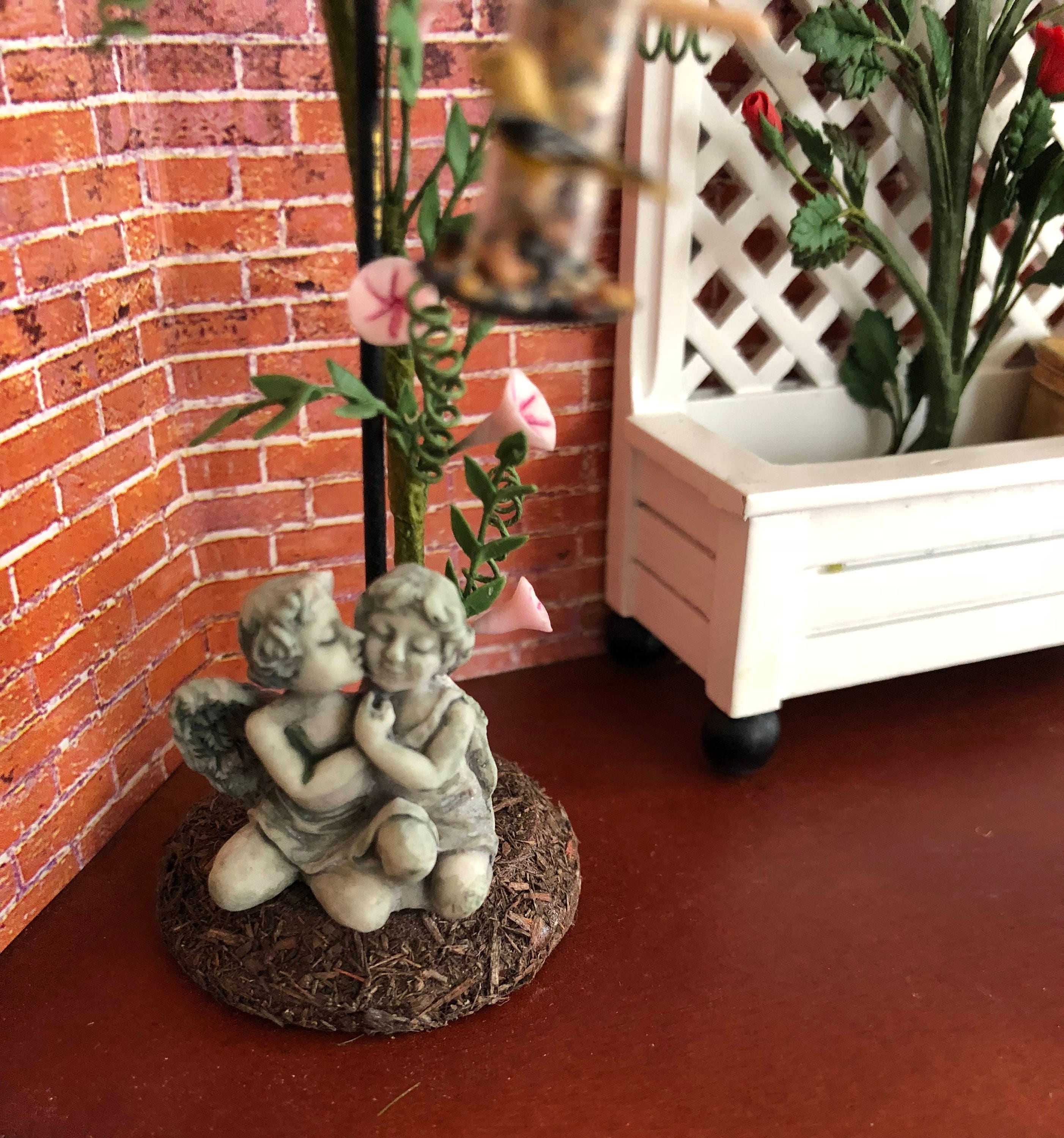 Miniature Kissing Cherubs Statue, Mini Yard & Garden Decor, Aged Look