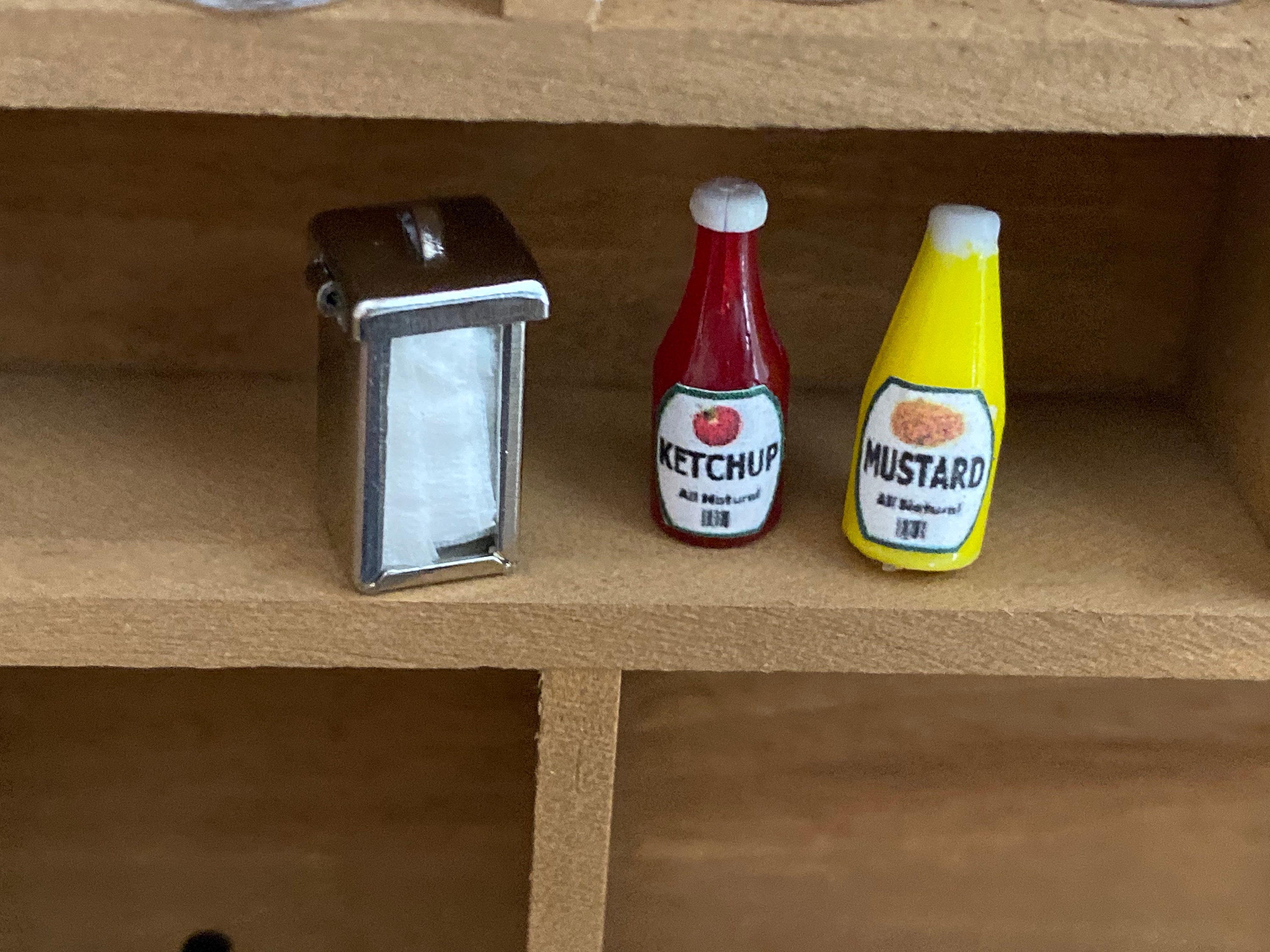 Miniature Condiment Set, Napkin Dispenser, Ketchup and Mustard Bottle, Dollhouse Miniatures, 1