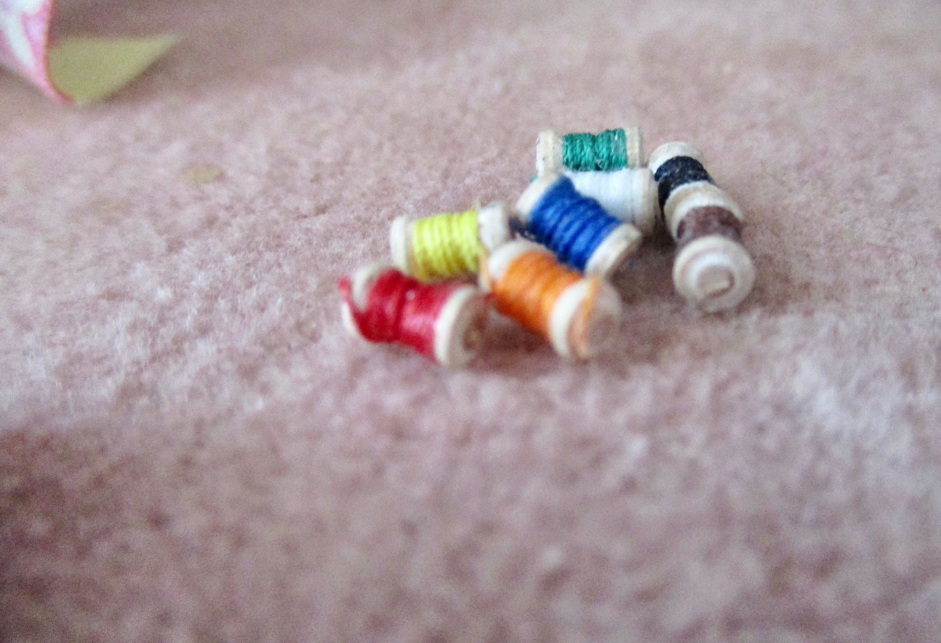 Miniature Thread Spools, Mini Wood Spools Of Thread 8 Piece Set