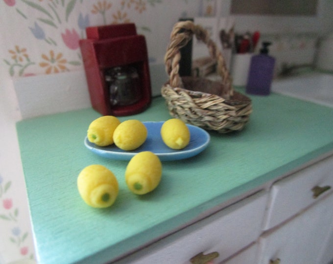 Miniature Lemons, 5 Piece Set, Dollhouse Miniature Food, 1:12 Scale, Dollhouse Accessories, Decor, Mini Fruit, Dollhouse Food