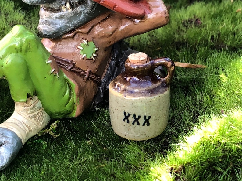 Miniature Wine//Moonshine Jug w//Handle DOLLHOUSE Miniatures 1:12 Scale