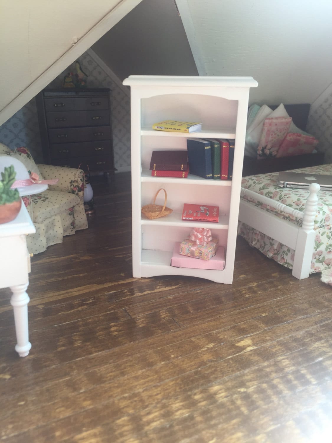 Miniature White Wood Bookcase, Dollhouse Miniature, 112 Scale