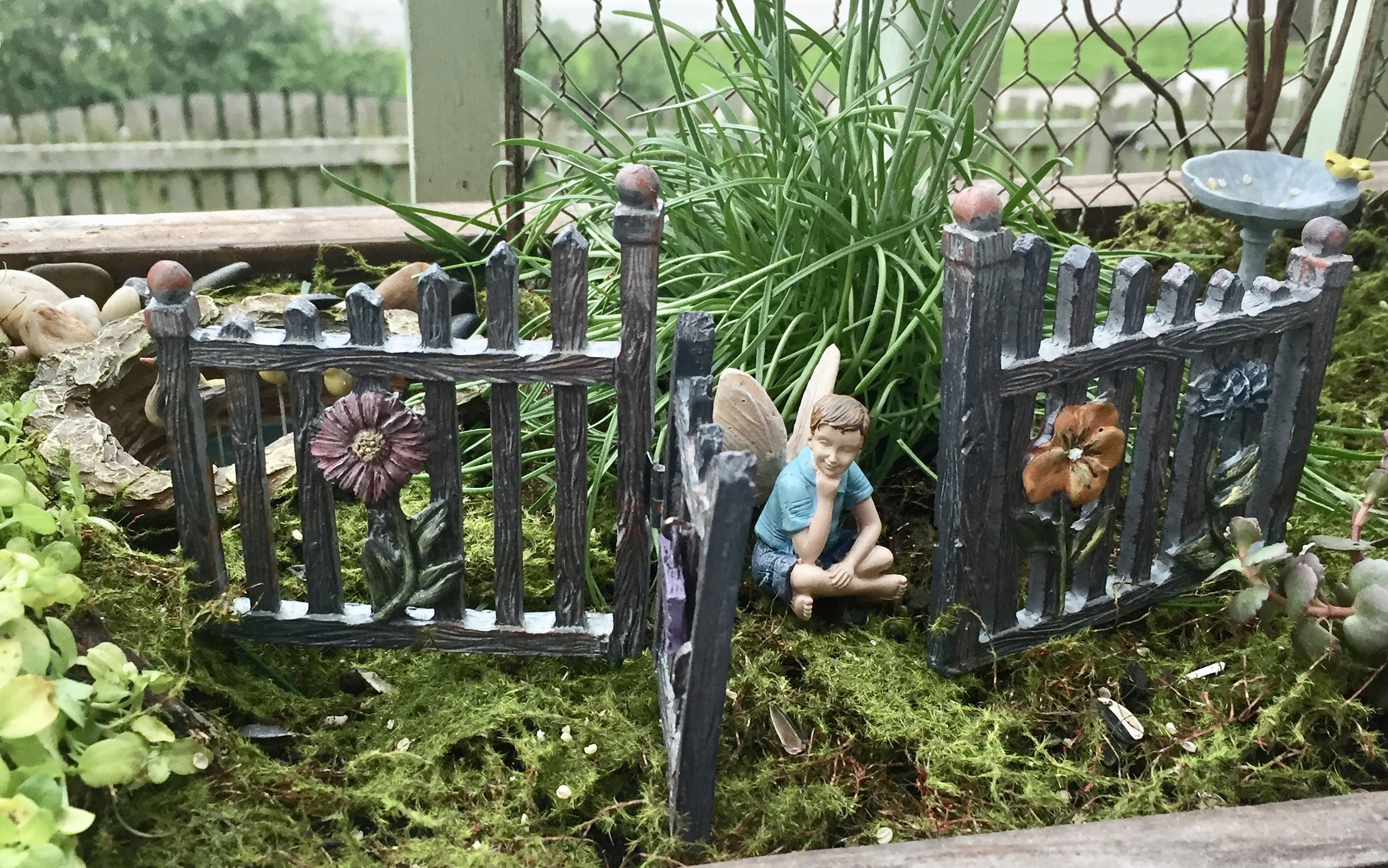 Miniature Fairy Gate And Fence Hinged Door With Welcome Sign Miniature Fairy Gate And Fence Hinged Door With Welcome Sign Garden Accessory Decor Gardening